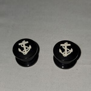 ½ plugs 